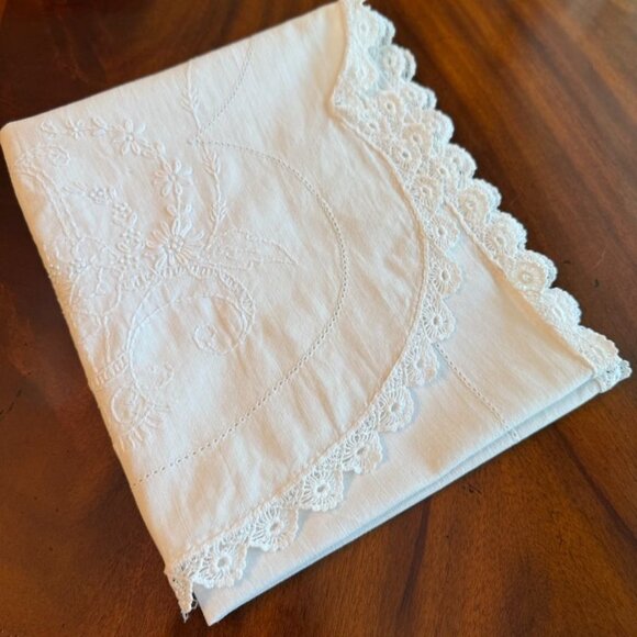VintageTable Runner White Floral Embroidery Linen Whitework 41.5 x 17.75" - Picture 11 of 11